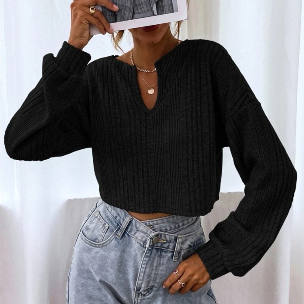 Notched drop shoulder tee